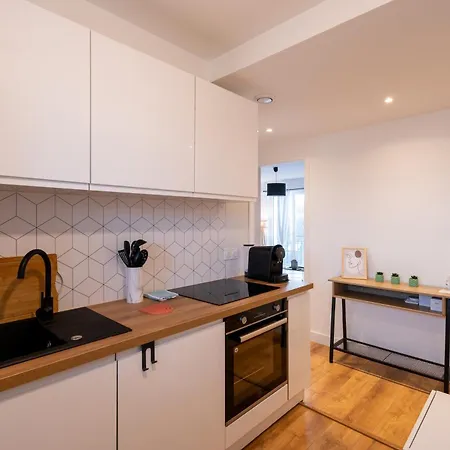 Apartment T3 Avec Balcon St Patern / Gare *